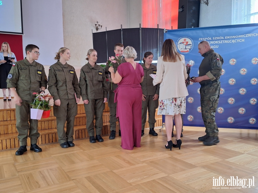 Zakoczenie roku szkolnego w Zespole Szk Ekonomicznych i Oglnoksztaccych, fot. 4