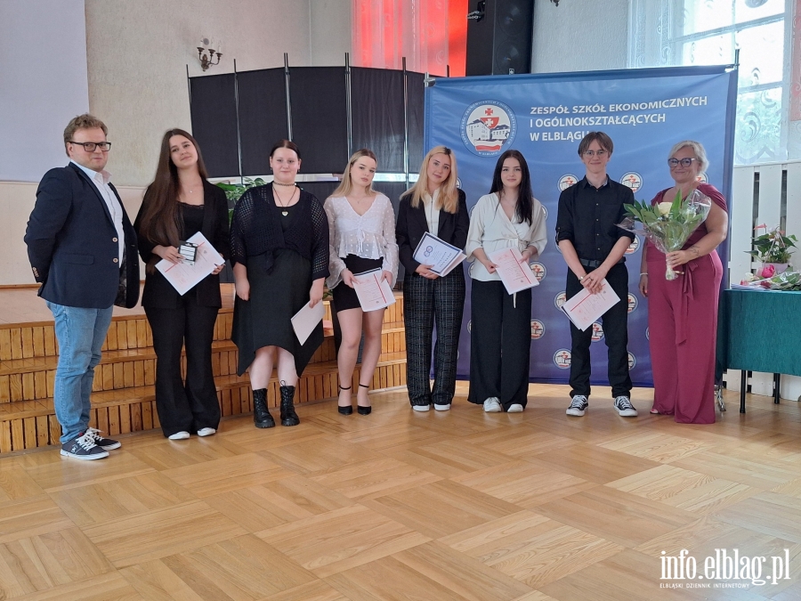 Zakończenie roku szkolnego w Zespole Szkół Ekonomicznych i Ogólnokształcących, fot. 14