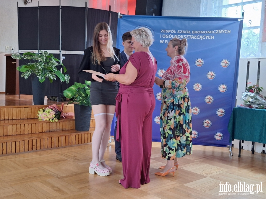 Zakończenie roku szkolnego w Zespole Szkół Ekonomicznych i Ogólnokształcących, fot. 27
