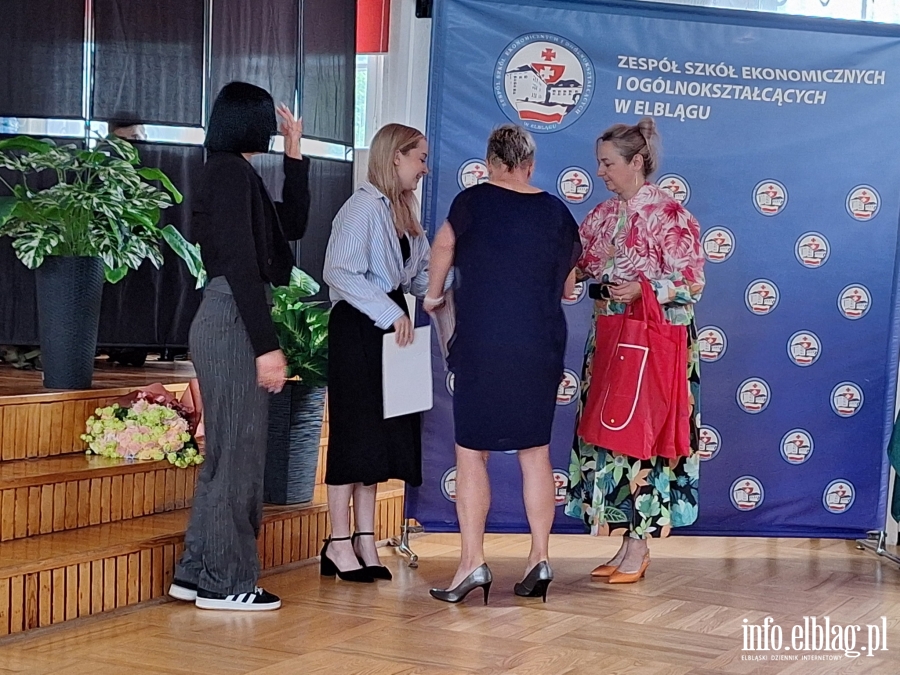 Zakoczenie roku szkolnego w Zespole Szk Ekonomicznych i Oglnoksztaccych, fot. 29