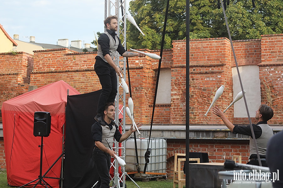 "Gentlemen's Circus", czyli onglerka, elegancja i humor, fot. 25