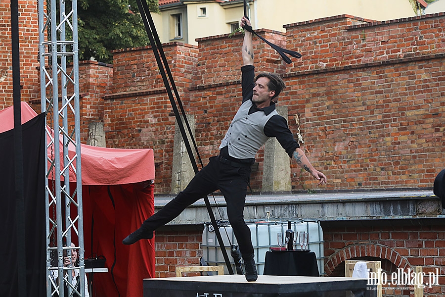 "Gentlemen's Circus", czyli onglerka, elegancja i humor, fot. 32