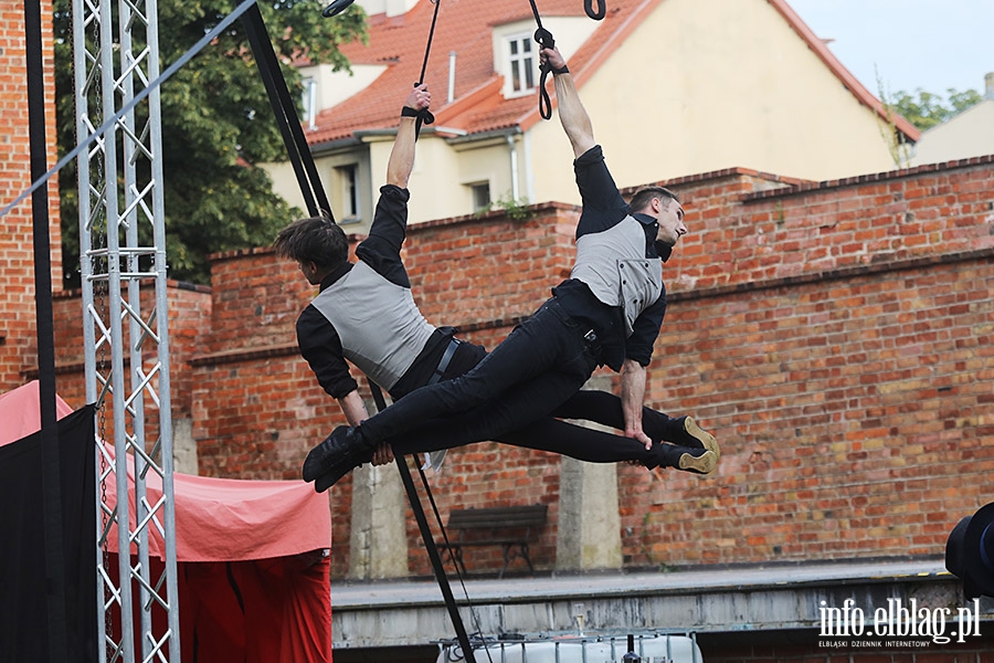 "Gentlemen's Circus", czyli onglerka, elegancja i humor, fot. 38