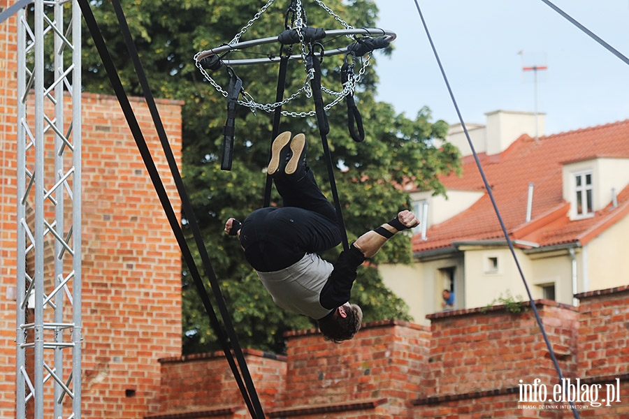 "Gentlemen's Circus", czyli onglerka, elegancja i humor, fot. 42