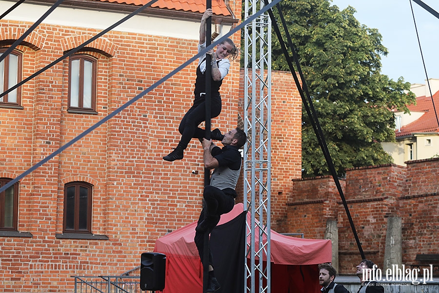 "Gentlemen's Circus", czyli onglerka, elegancja i humor, fot. 79