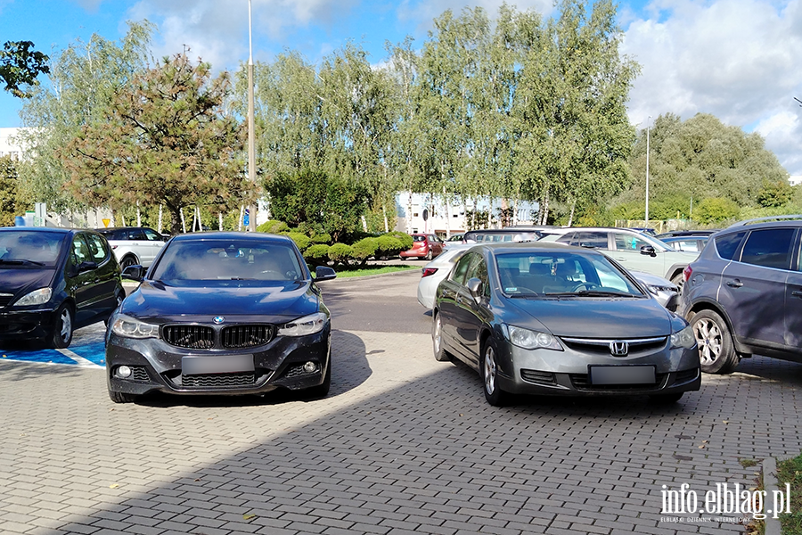 Mistrzowie Parkowania w Elbl�gu (cz�� 420), fot. 2