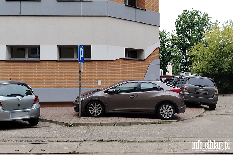 Mistrzowie Parkowania w Elbl�gu (cz�� 420), fot. 11