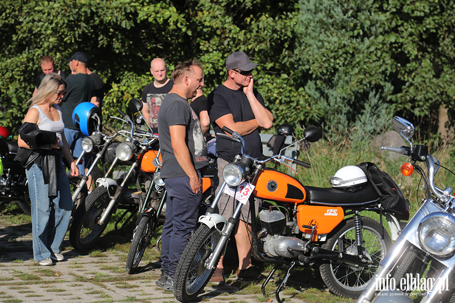 Klasyki motoryzacji pod Gr Chrobrego, fot. 48