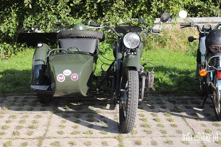 Klasyki motoryzacji pod Gr Chrobrego, fot. 71