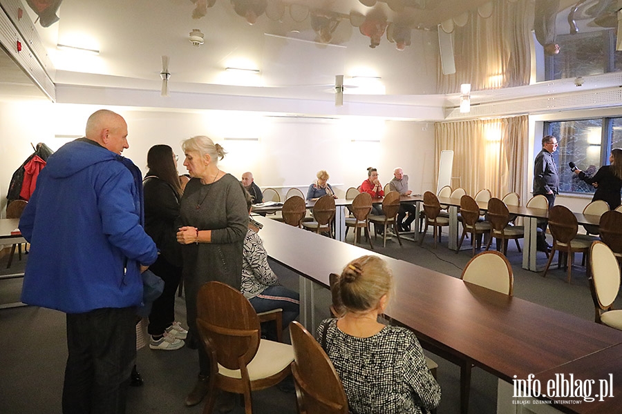 Debata o kotach wolno yjcych, fot. 1