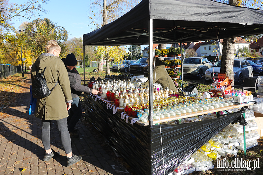 Elblanie odwiedzili groby bliskich, fot. 2