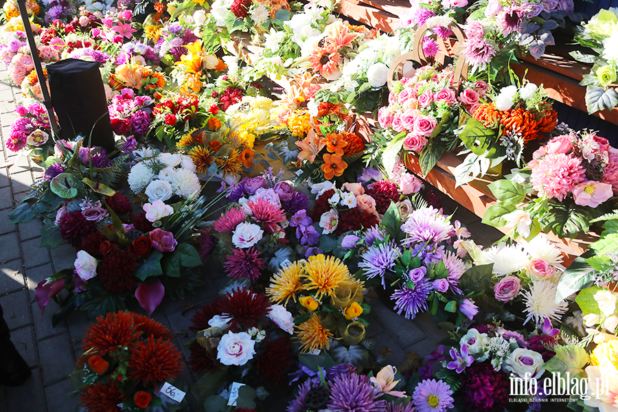 Elblanie odwiedzili groby bliskich, fot. 11