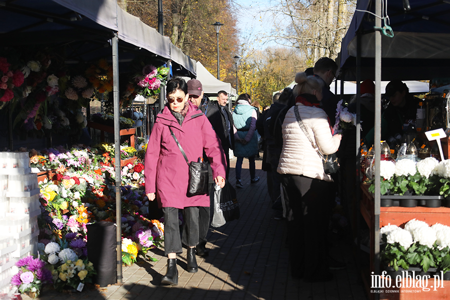 Elblanie odwiedzili groby bliskich, fot. 13