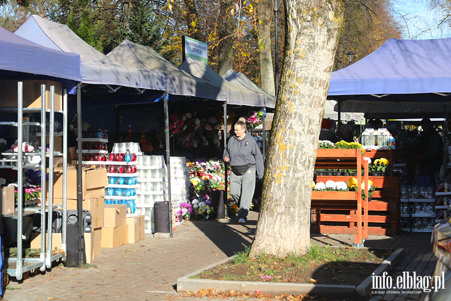 Elblanie odwiedzili groby bliskich, fot. 15