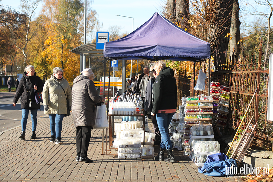 Elblanie odwiedzili groby bliskich, fot. 16