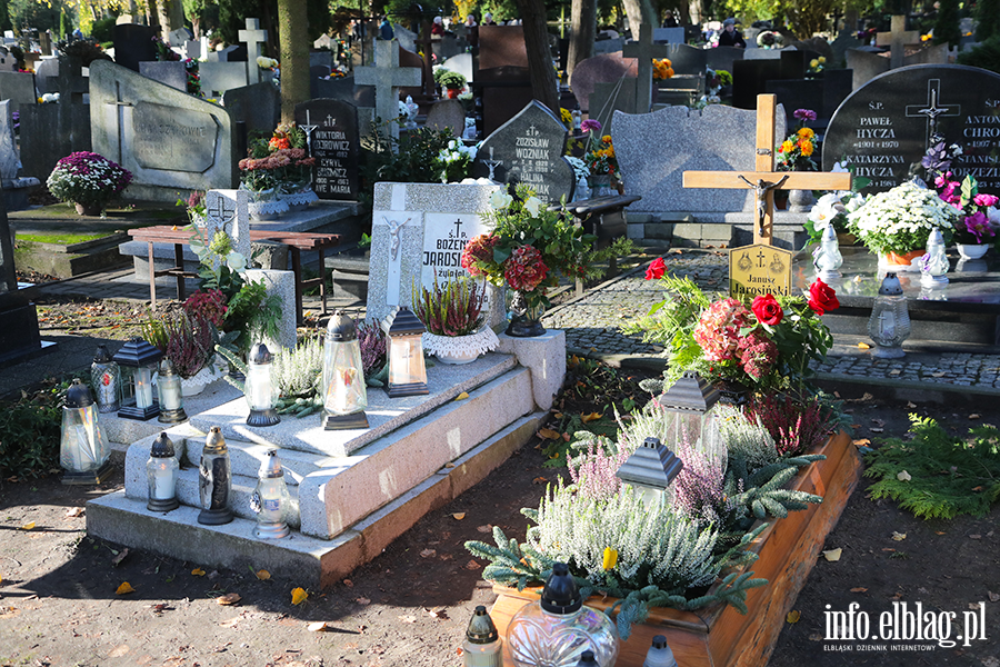 Elblanie odwiedzili groby bliskich, fot. 28