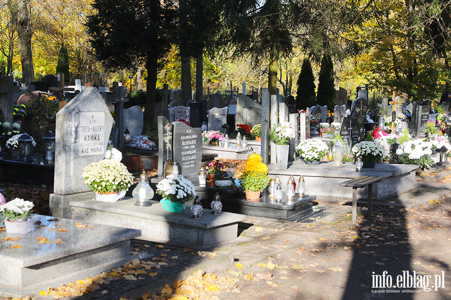 Elblanie odwiedzili groby bliskich, fot. 31