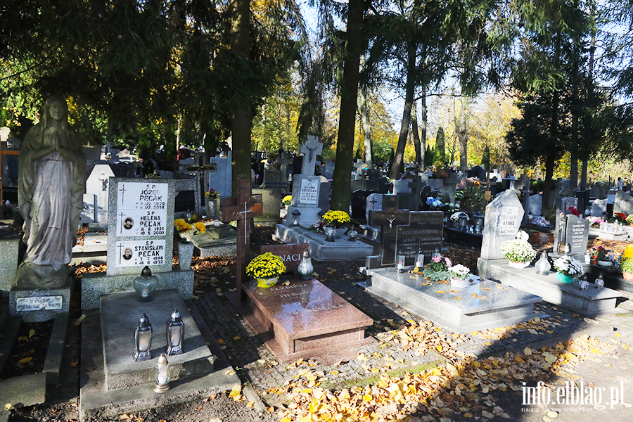 Elblanie odwiedzili groby bliskich, fot. 32
