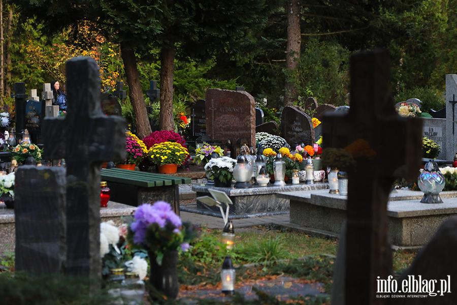 Cmentarz D�bica w blasku zniczy, fot. 18