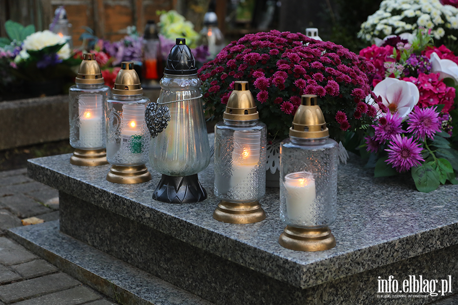 Cmentarz D�bica w blasku zniczy, fot. 20