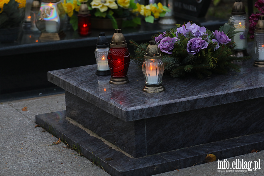 Cmentarz D�bica w blasku zniczy, fot. 31