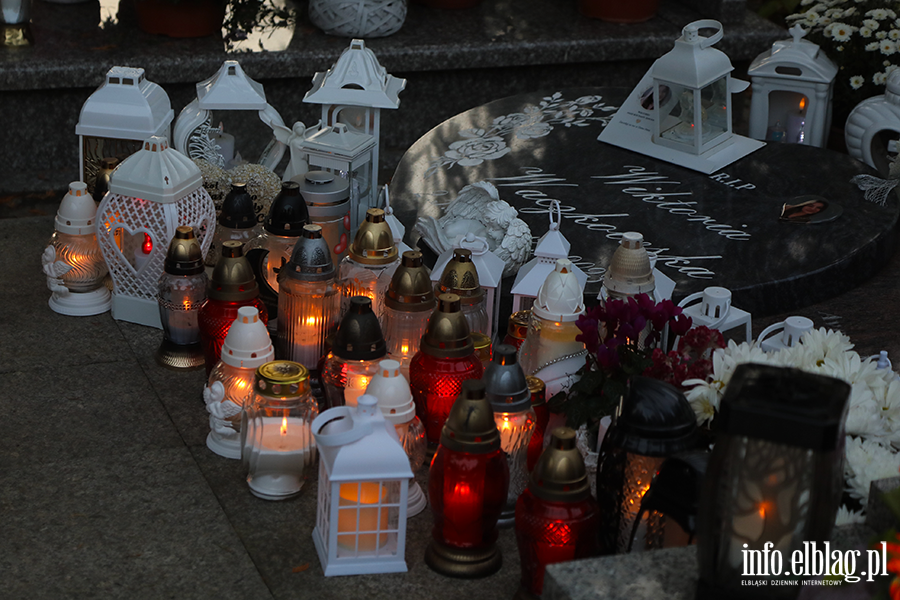 Cmentarz D�bica w blasku zniczy, fot. 33