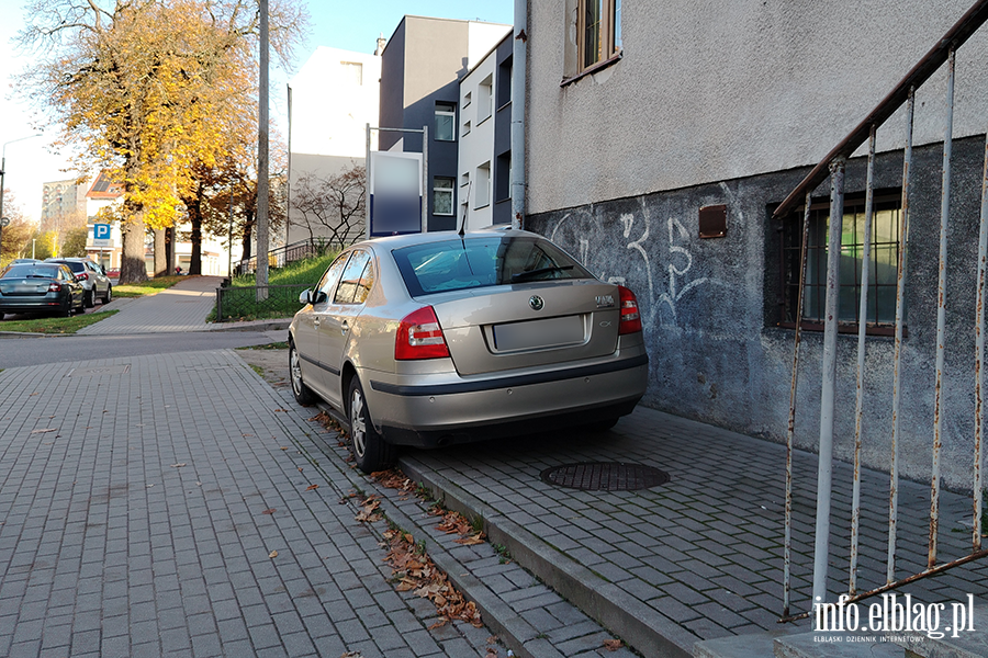 Mistrzowie Parkowania w Elblgu (cz 428), fot. 7