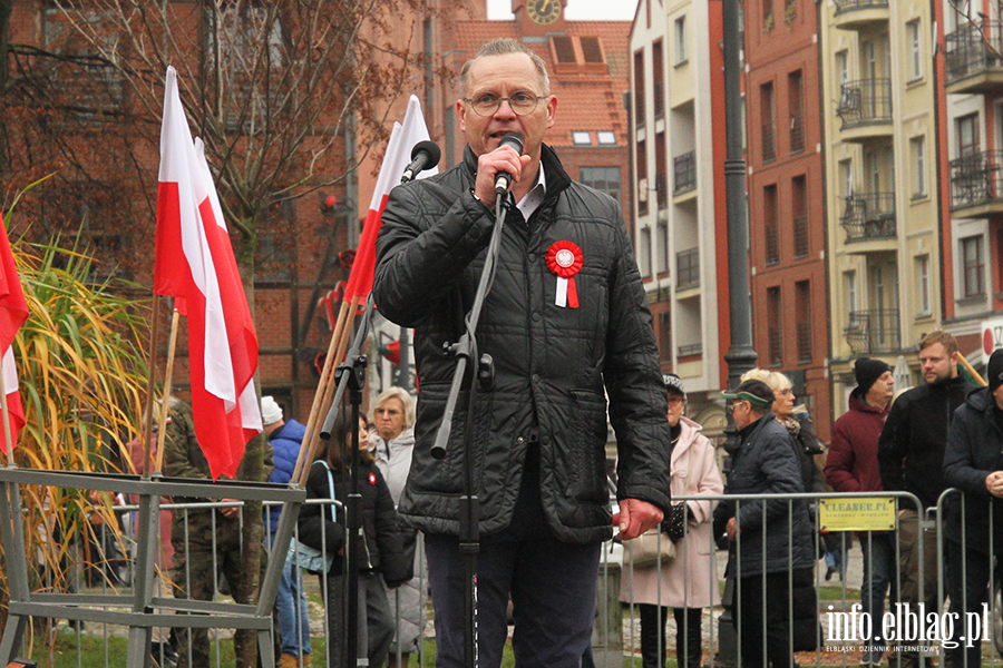 Polonez na ulicach Elblga z okazji Narodowego wita Niepodlegoci, fot. 1