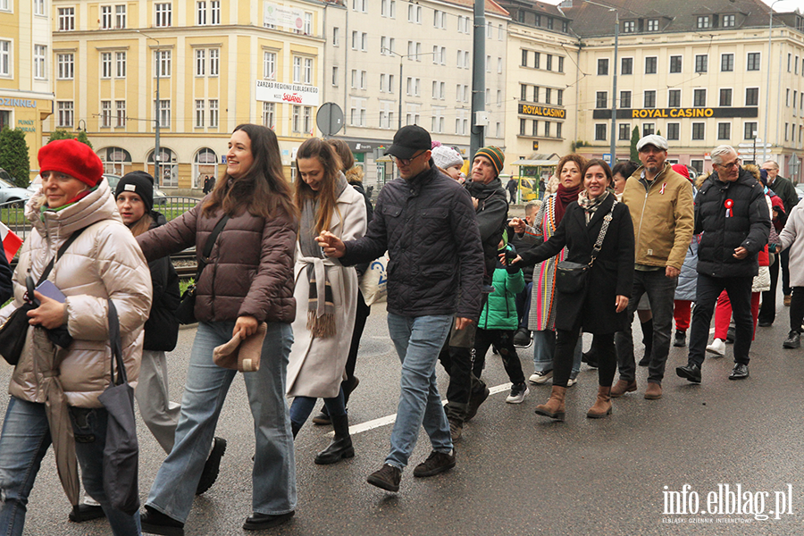 Polonez na ulicach Elblga z okazji Narodowego wita Niepodlegoci, fot. 13