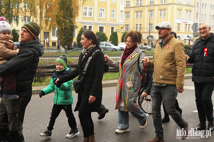 Polonez na ulicach Elblga z okazji Narodowego wita Niepodlegoci, fot. 14