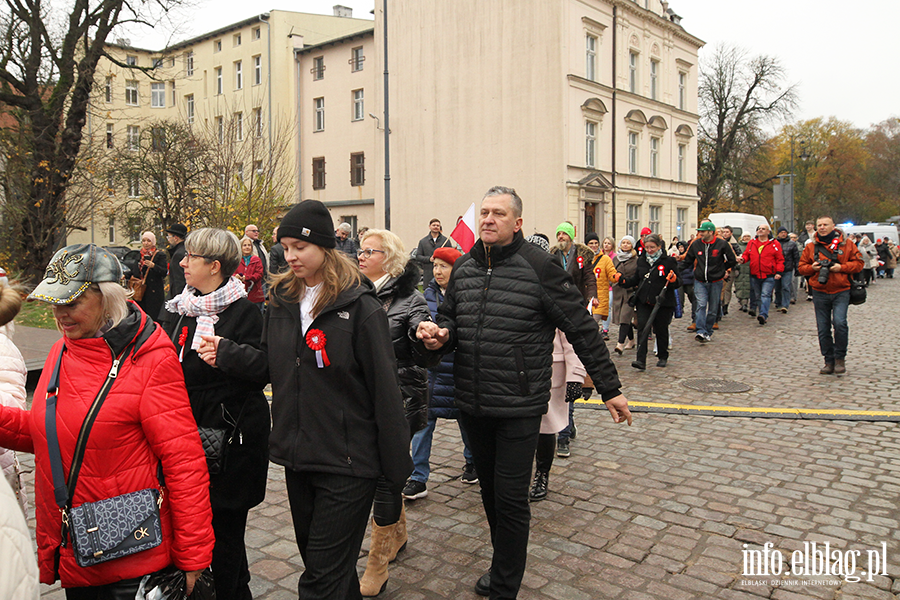 Polonez na ulicach Elblga z okazji Narodowego wita Niepodlegoci, fot. 19