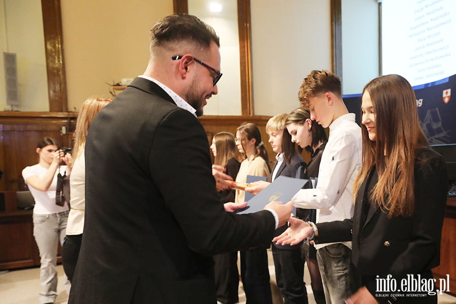 Modzi elblanie docenieni za wyniki w nauce , fot. 100