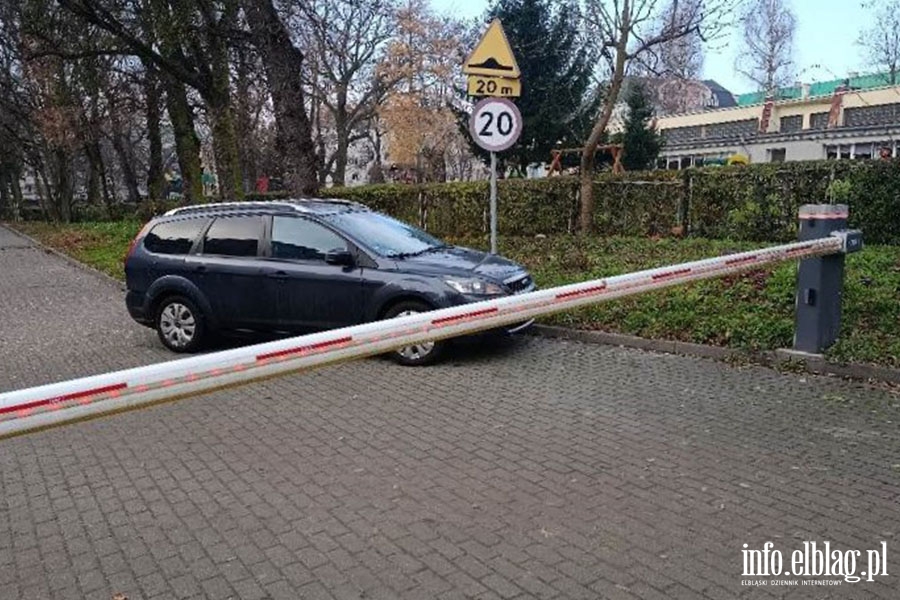 Mistrzowie Parkowania w Elbl�gu (cz�� 437), fot. 12