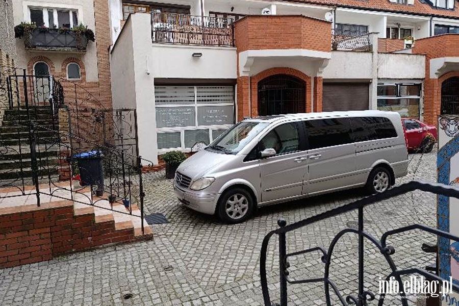 Mistrzowie Parkowania w Elbl�gu (cz�� 438), fot. 6