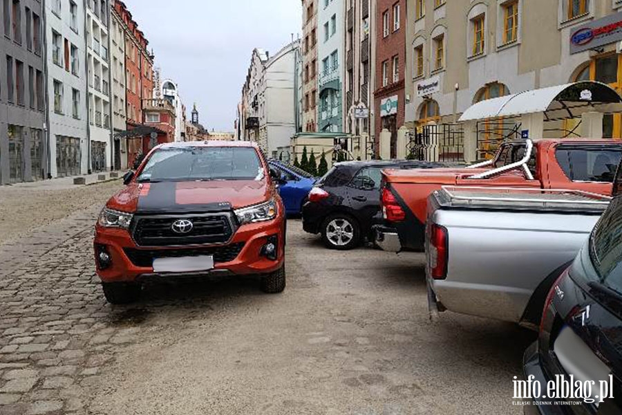 Mistrzowie Parkowania w Elbl�gu (cz�� 438), fot. 11