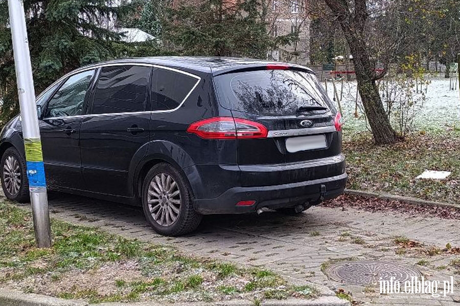 Mistrzowie Parkowania w Elbl�gu (cz�� 440), fot. 3