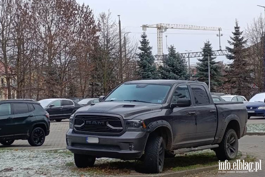 Mistrzowie Parkowania w Elbl�gu (cz�� 440), fot. 6