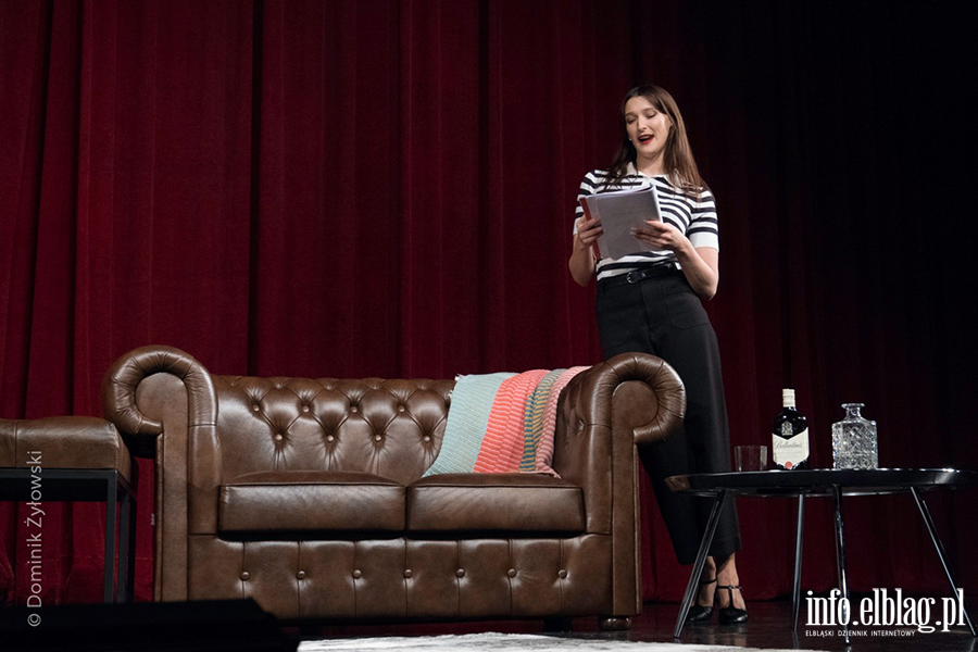 Listopadowa scena przy stoliku , fot. 3