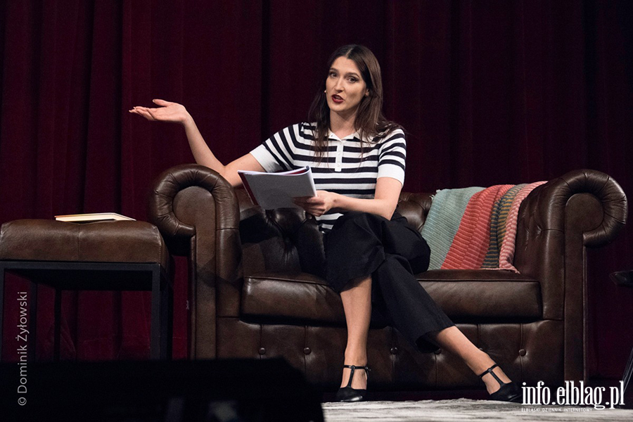 Listopadowa scena przy stoliku , fot. 7