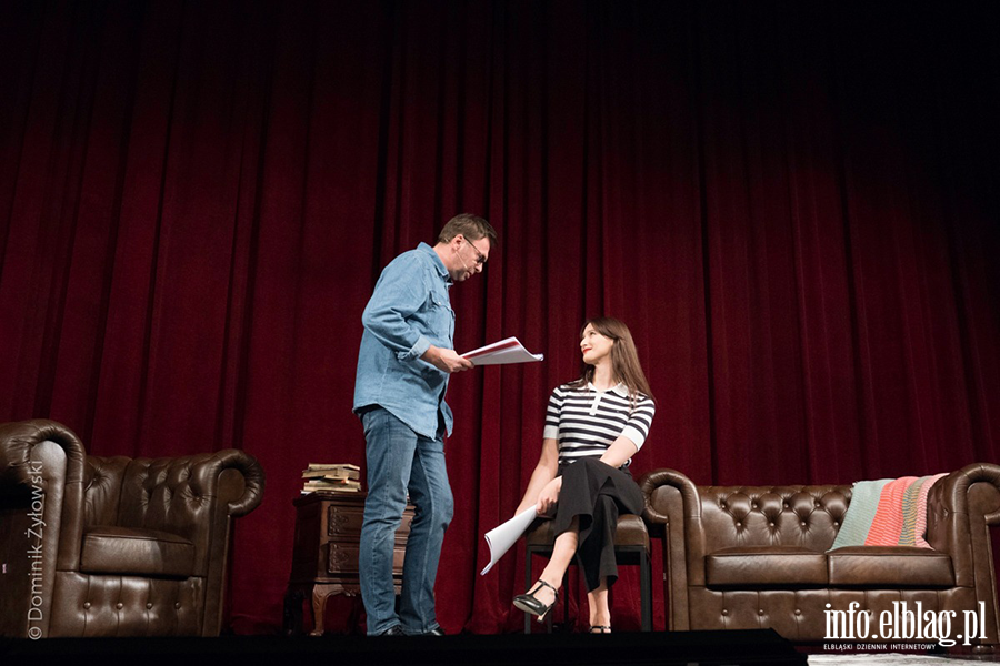 Listopadowa scena przy stoliku , fot. 10