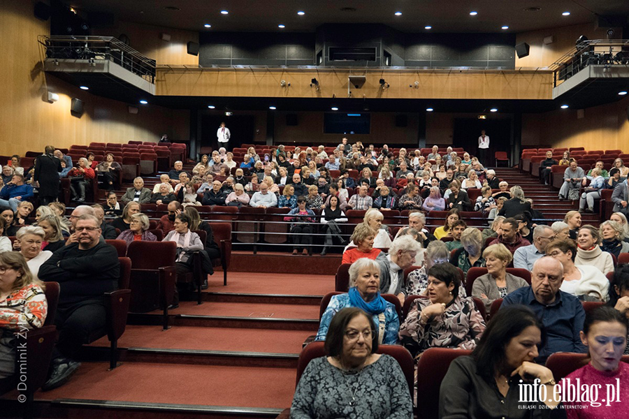 Listopadowa scena przy stoliku , fot. 17