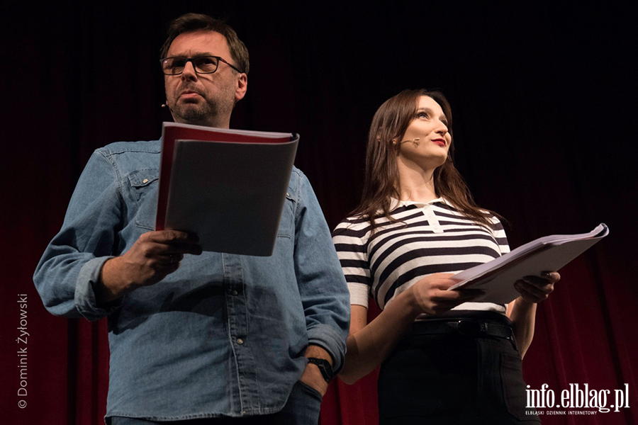 Listopadowa scena przy stoliku , fot. 19