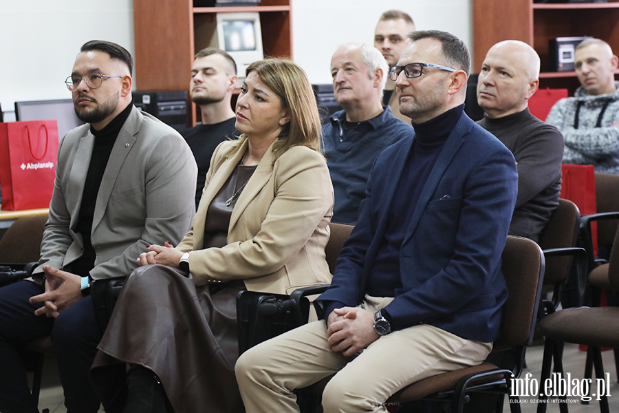 Otwarcie nowej pracowni wyposaonej w nowoczesne maszyny w CKZiU , fot. 4