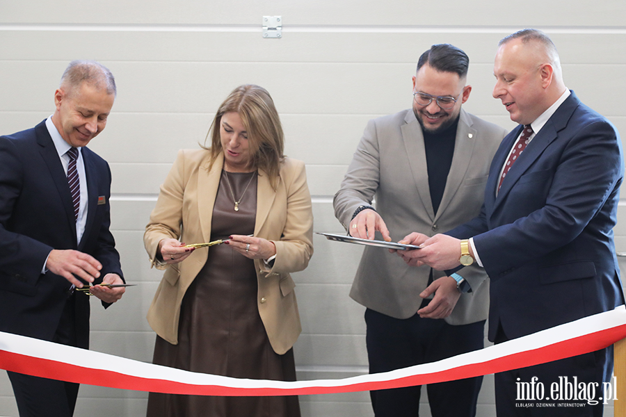 Otwarcie nowej pracowni wyposaonej w nowoczesne maszyny w CKZiU , fot. 9