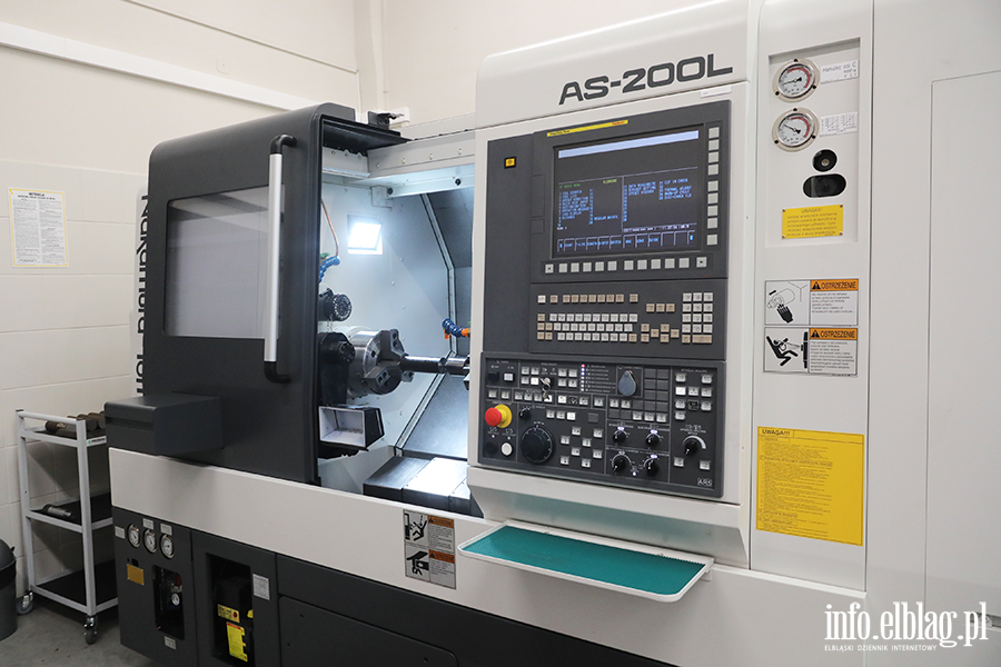 Otwarcie nowej pracowni wyposaonej w nowoczesne maszyny w CKZiU , fot. 12