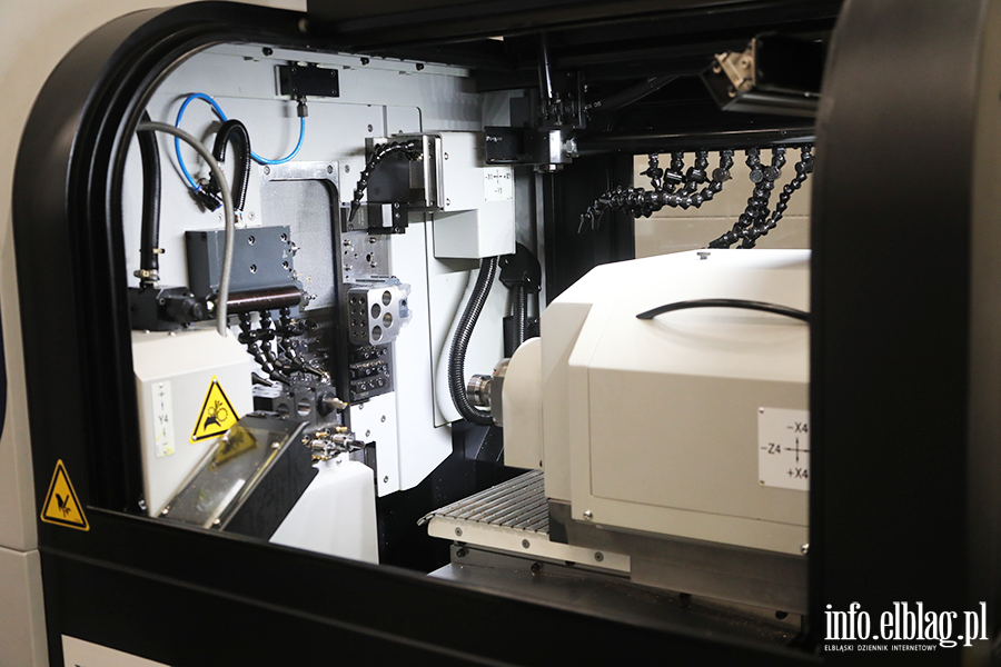 Otwarcie nowej pracowni wyposaonej w nowoczesne maszyny w CKZiU , fot. 15