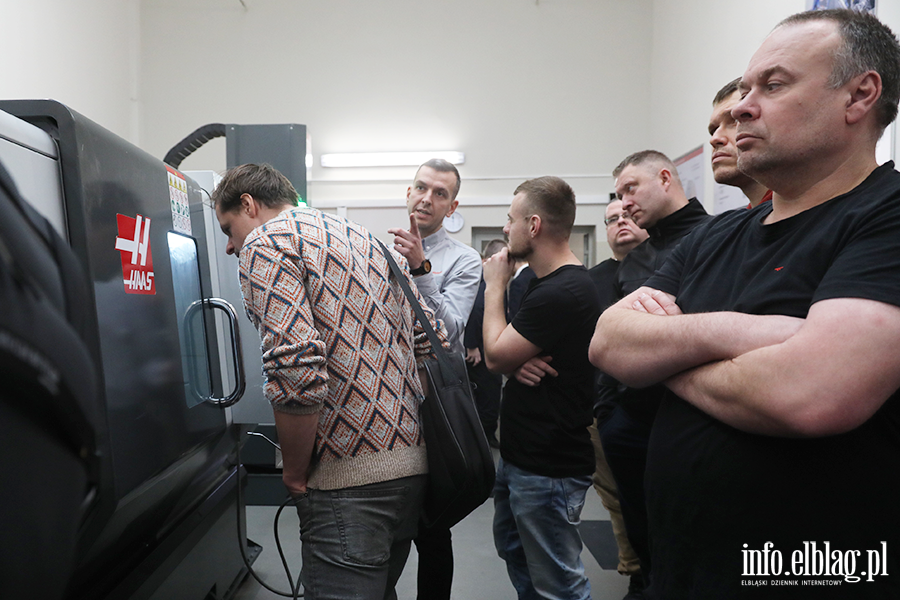 Otwarcie nowej pracowni wyposaonej w nowoczesne maszyny w CKZiU , fot. 25