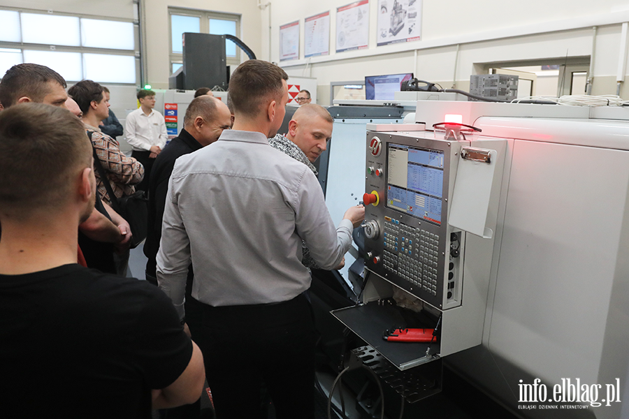 Otwarcie nowej pracowni wyposaonej w nowoczesne maszyny w CKZiU , fot. 32