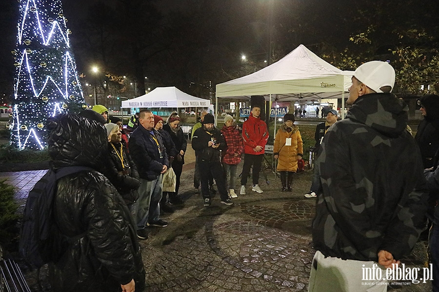 Spotkanie na Placu Dworcowym. Podzielili si� �ywno�ci� i nadziej�, fot. 5