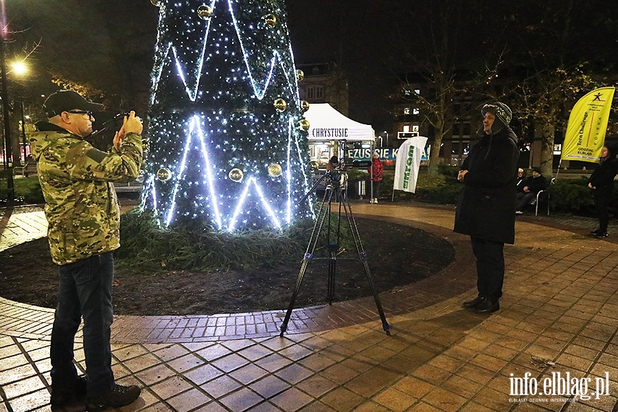 Spotkanie na Placu Dworcowym. Podzielili si� �ywno�ci� i nadziej�, fot. 6